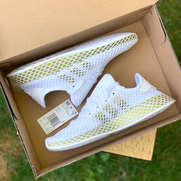 NEW Adidas Deerupt Runner White Gold Women’s 8 - Picture 2 of 8